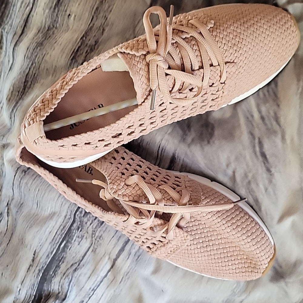 Women's shoes